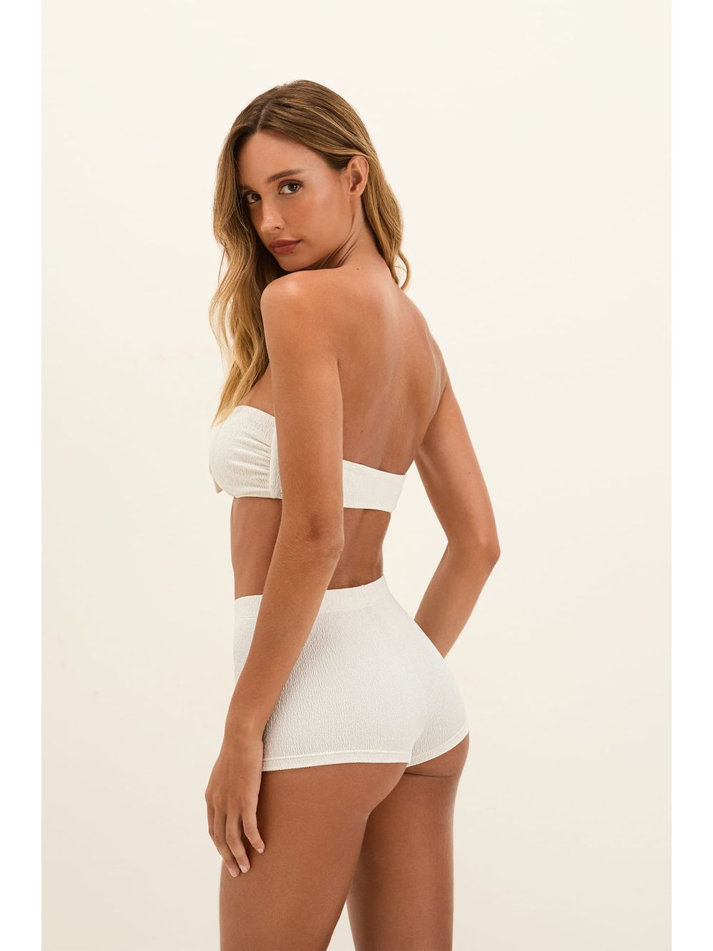 ViX — Short Sandy White